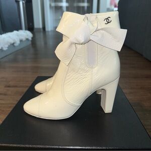 CHANEL Cream Heeled Boots with Bow